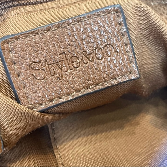 Brown Chevron Crossbody Bag. Weaved purse. Ink stains interior pocket. Pre-own. - Picture 7 of 12